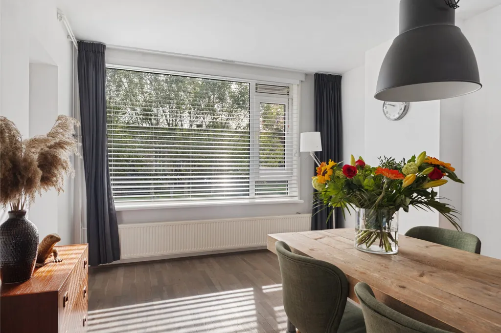 Söögituba - Galerijflat with Balcony in Quiet Green Area