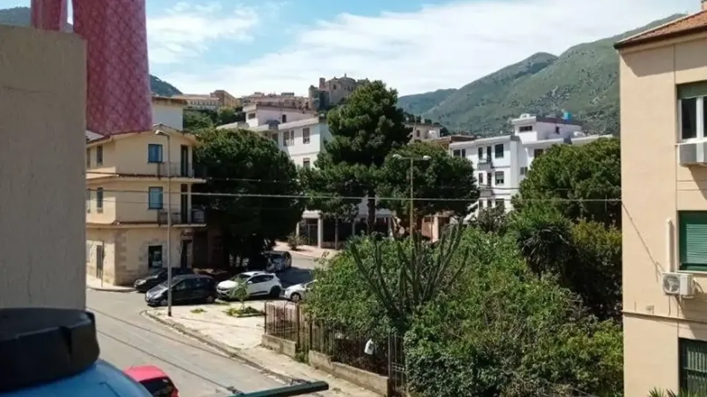 Balcon - Apartment for Renovation in Carini