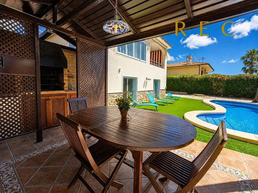 Bassein - Chalet with Pool and Terrace in Coblanca