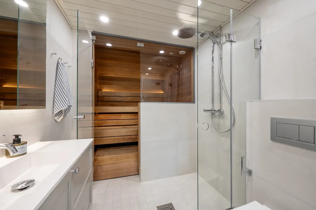 Bagni - Modernised Apartment with Sauna in Nuottaniemi, Espoo