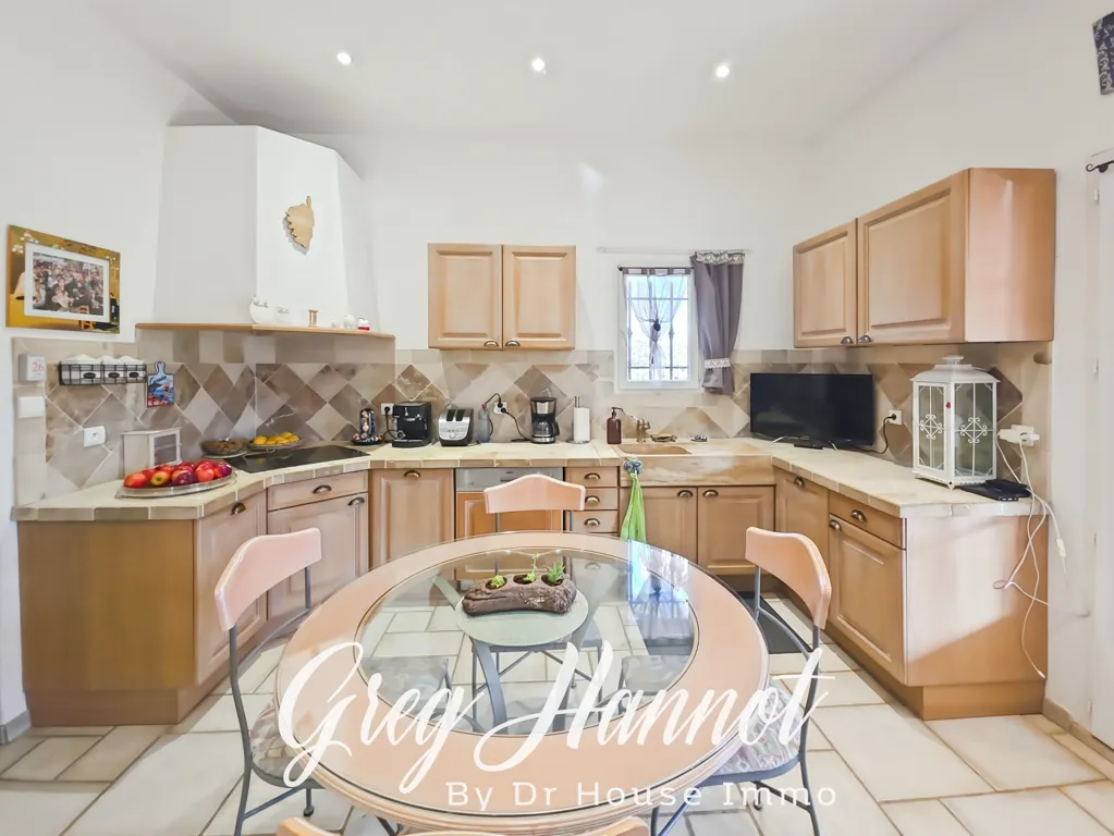 Cuisine - Maison de Charme avec Piscine à Besse-sur-Issole