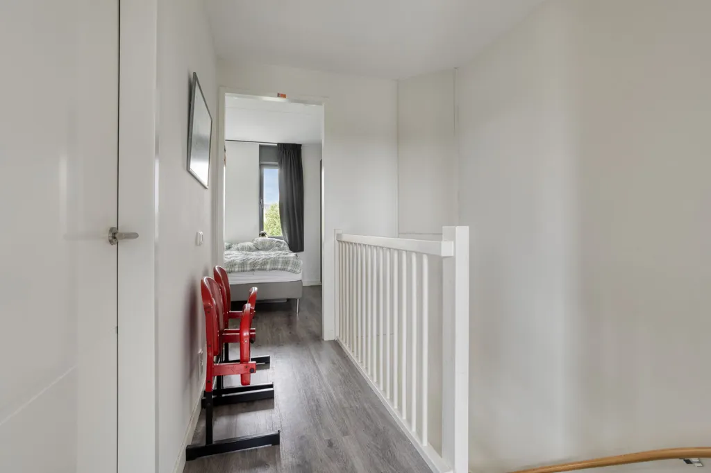 Esik - Modern Grachten House with Water View in Vathorst