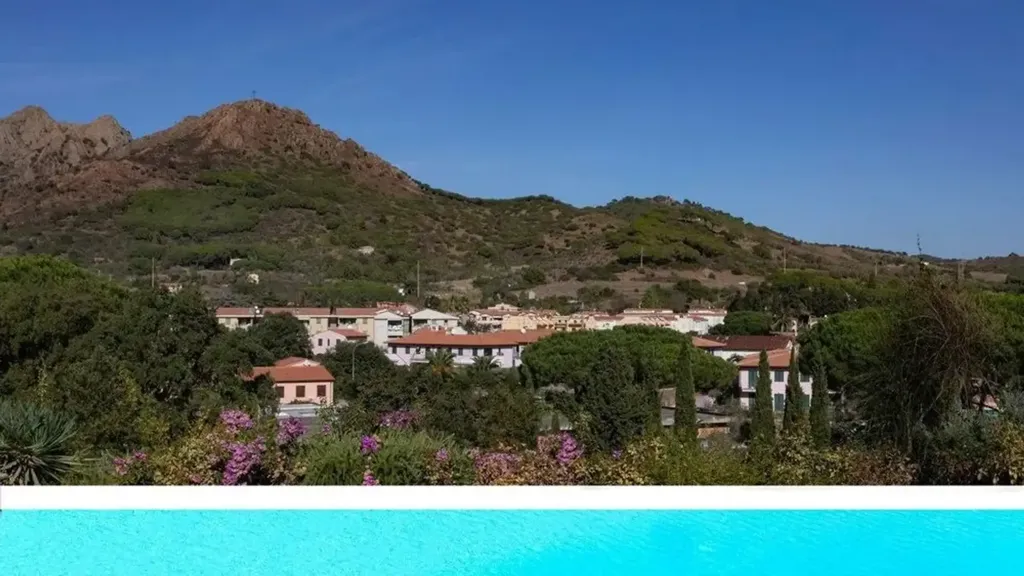 Bassein - Historic Villa with Pool in Porto Azzurro