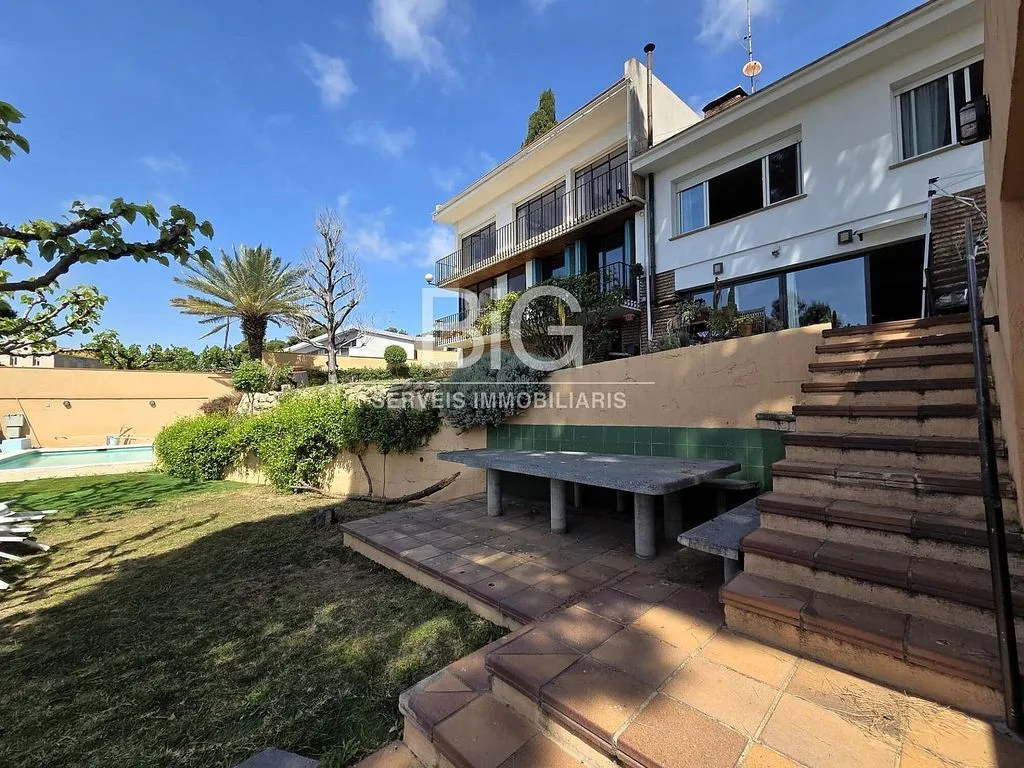 Bassein - Chalet with Pool and Terrace in Mataró