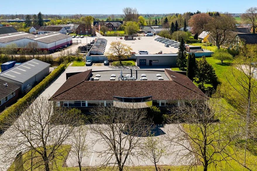 Vista aerea - Office with Parking near Motorway in Odense