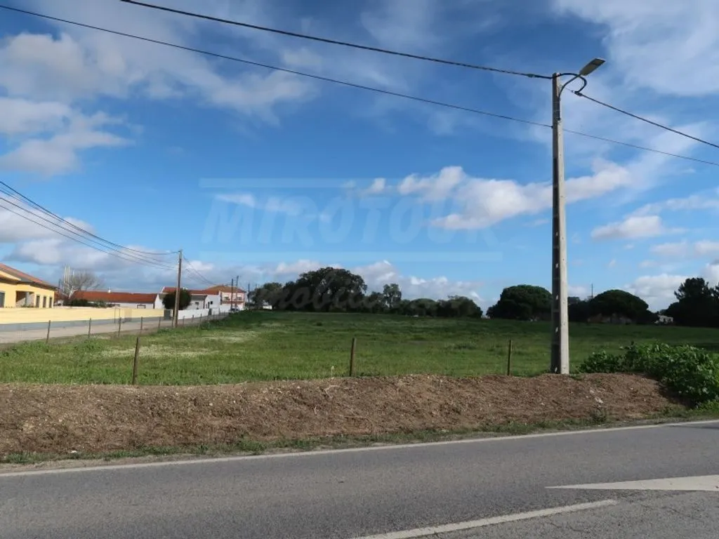 Aed - Development Land with Construction Capacity in Palmela