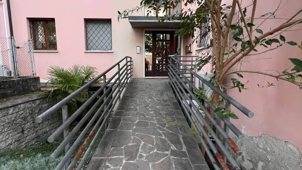 Ingresso - Office Space with Conversion Potential in Trento