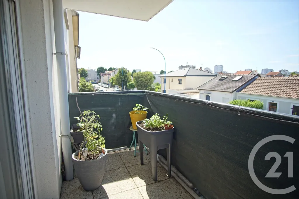 Rõdu - Studio with Balcony in Choisy-le-Roi