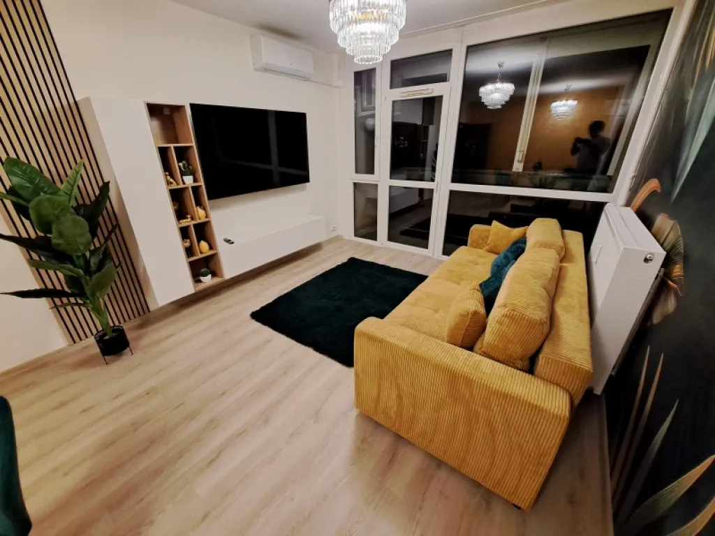 Elutuba - Renovated Panel Flat with Balcony in Pécs Centre