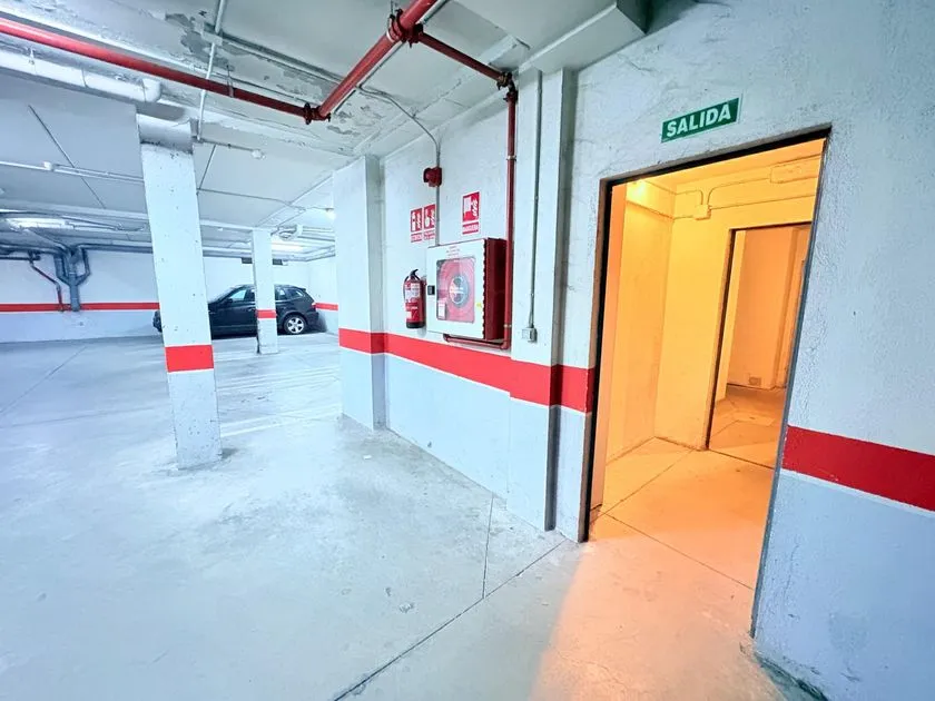 Garage - Apartment with Private Parking in Ponferrada