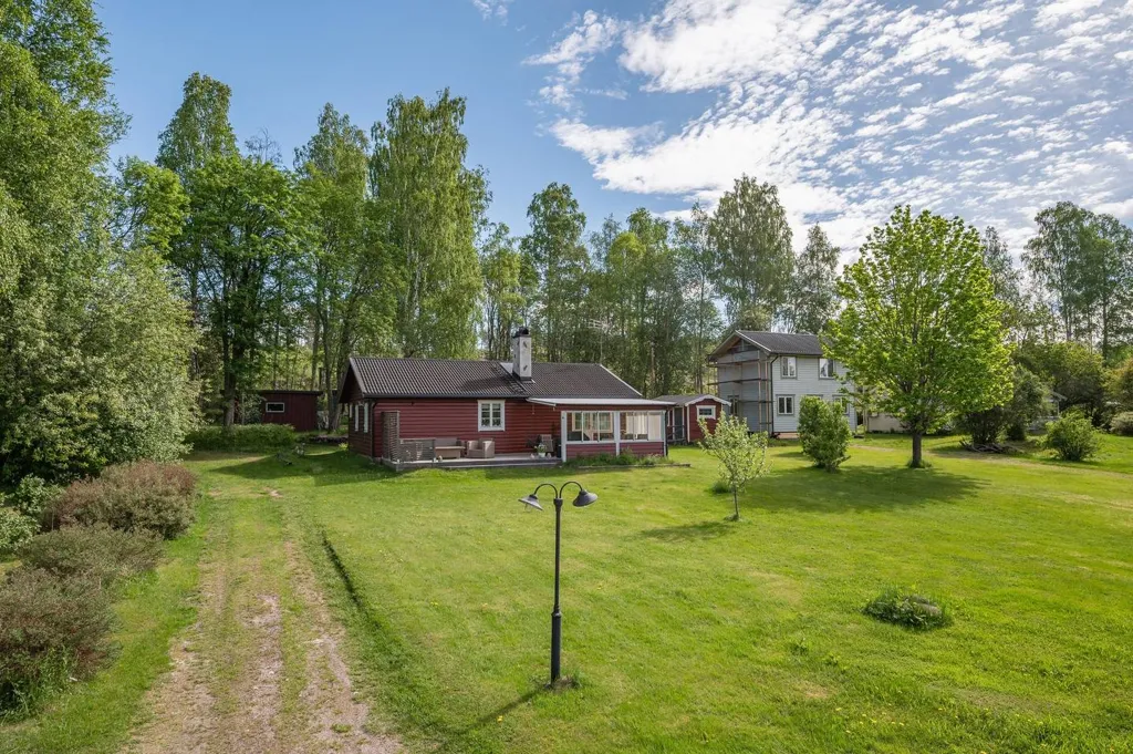 Aed - Villa with Open Plan and Garden in Årängen