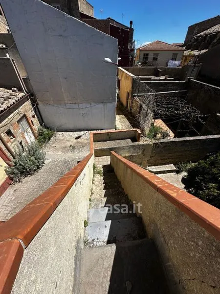 Aed - Rustic Villa with Garden in Aidone