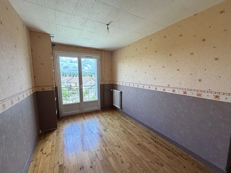 Stanze - 3-Bed Flat with Balcony in Feurs