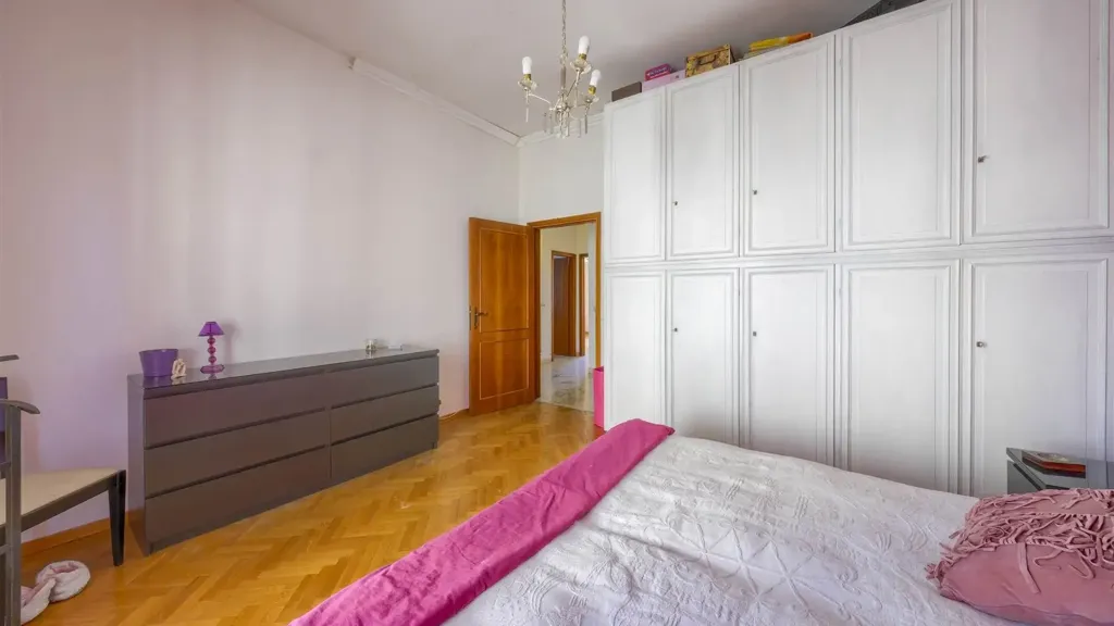 Bedrooms - Villa with Private Garden in Signa