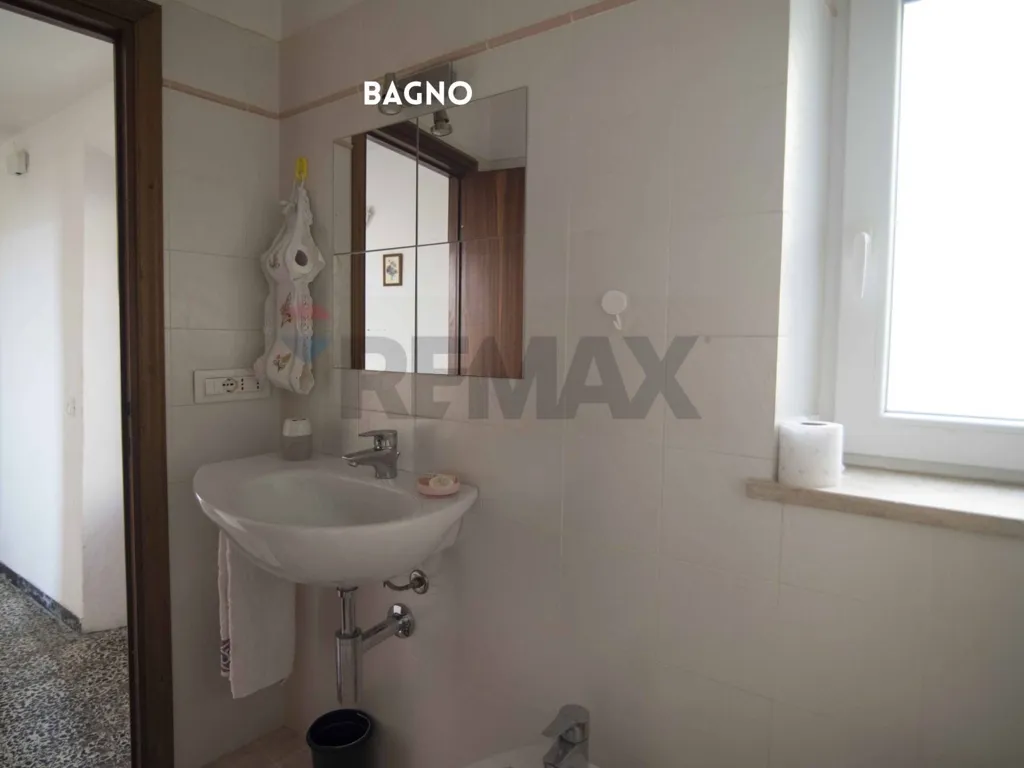 Salles de bain - Ready-to-Live House with View in Roccastrada