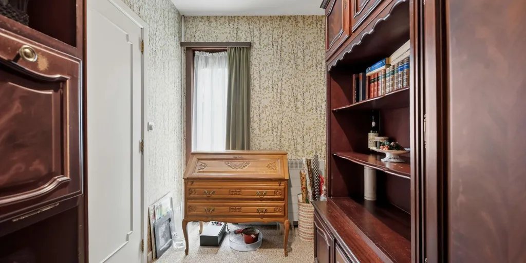 Kabinet - Renovatable House with Garden in Keerbergen