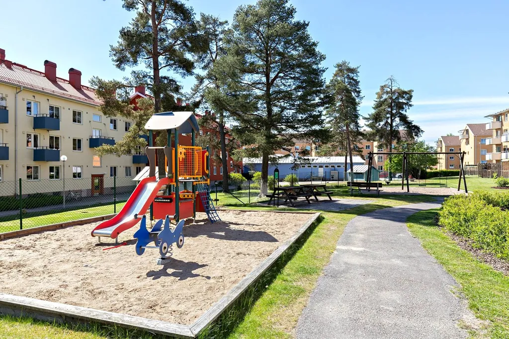 Aed - Apartment with Balcony in Stavre, Trollhättan