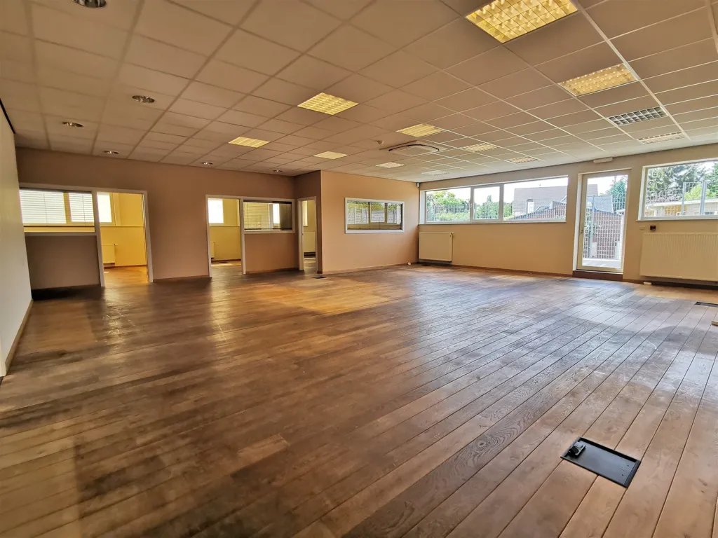 Toad - Commercial Property with Office and Warehouse in Herent