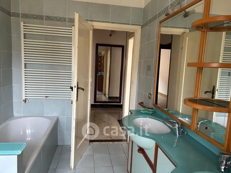 Vannitoad - Spacious Apartment with Private Garage in Terni