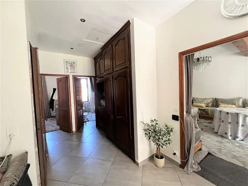 7-toaline maja asukohas Apt