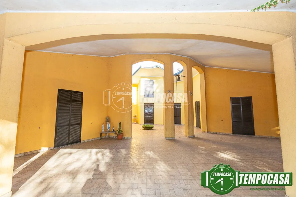 Aed - Villa with Pool in Monte Cremasco