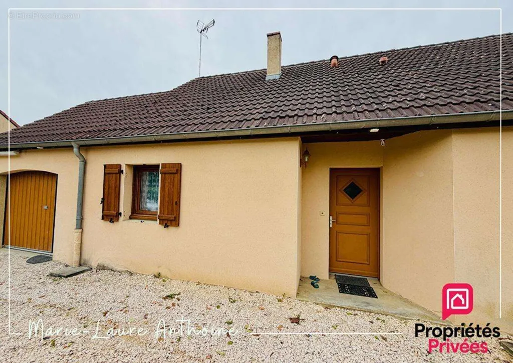 Extérieur - Maison de Plain-Pied au Calme à Pierre-de-Bresse