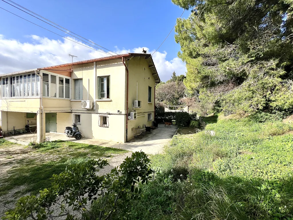 Extérieur - Maison avec T2 Indépendant et Garage à Château-Gombert