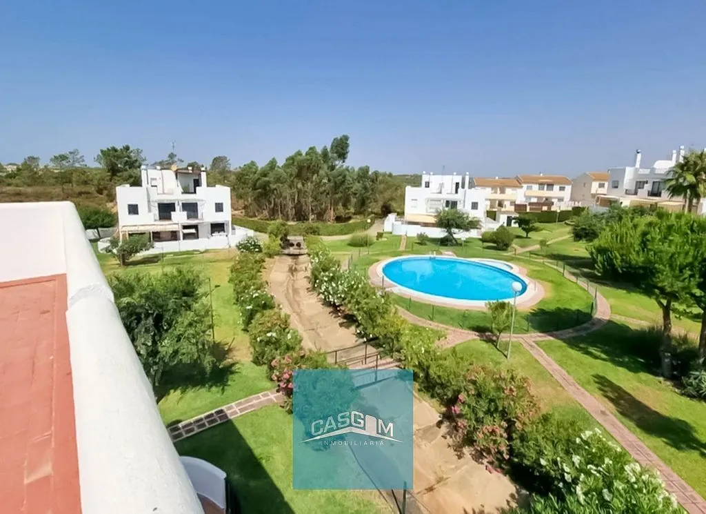 Bassein - Semi-detached House with Pool in Lepe