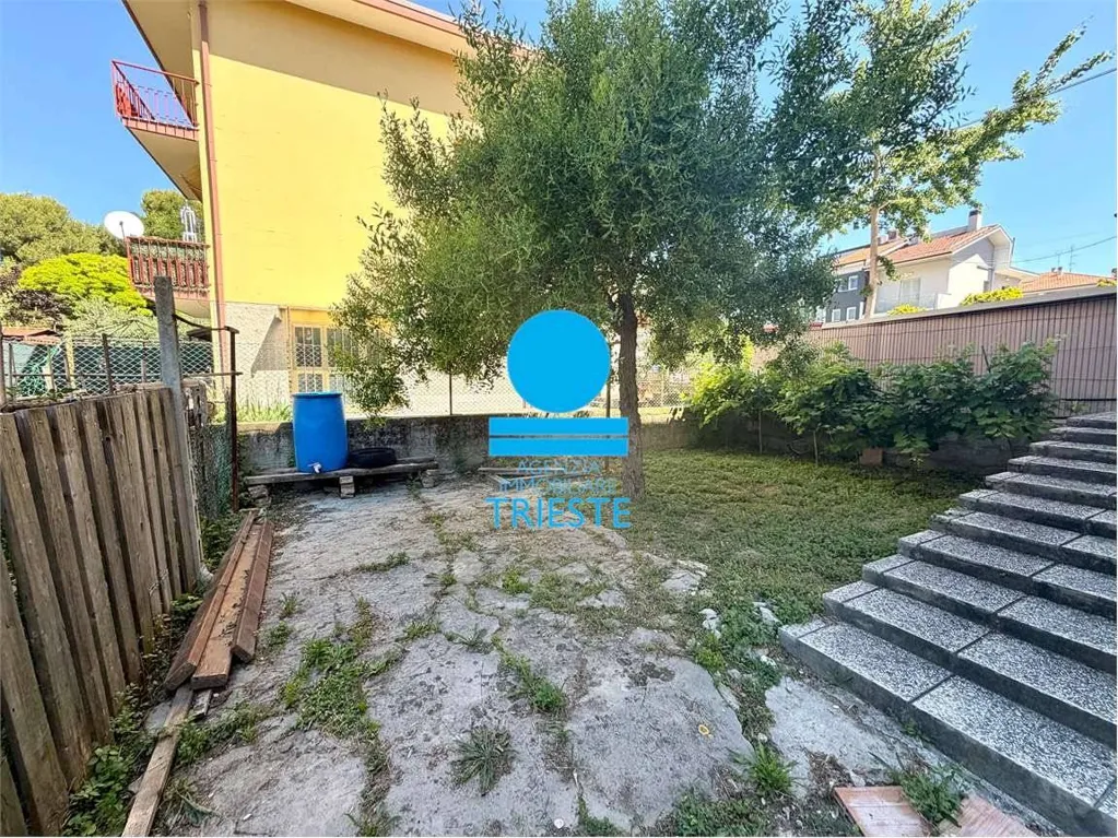 Aed - Rustic-Style Flat with Balcony in Pesaro