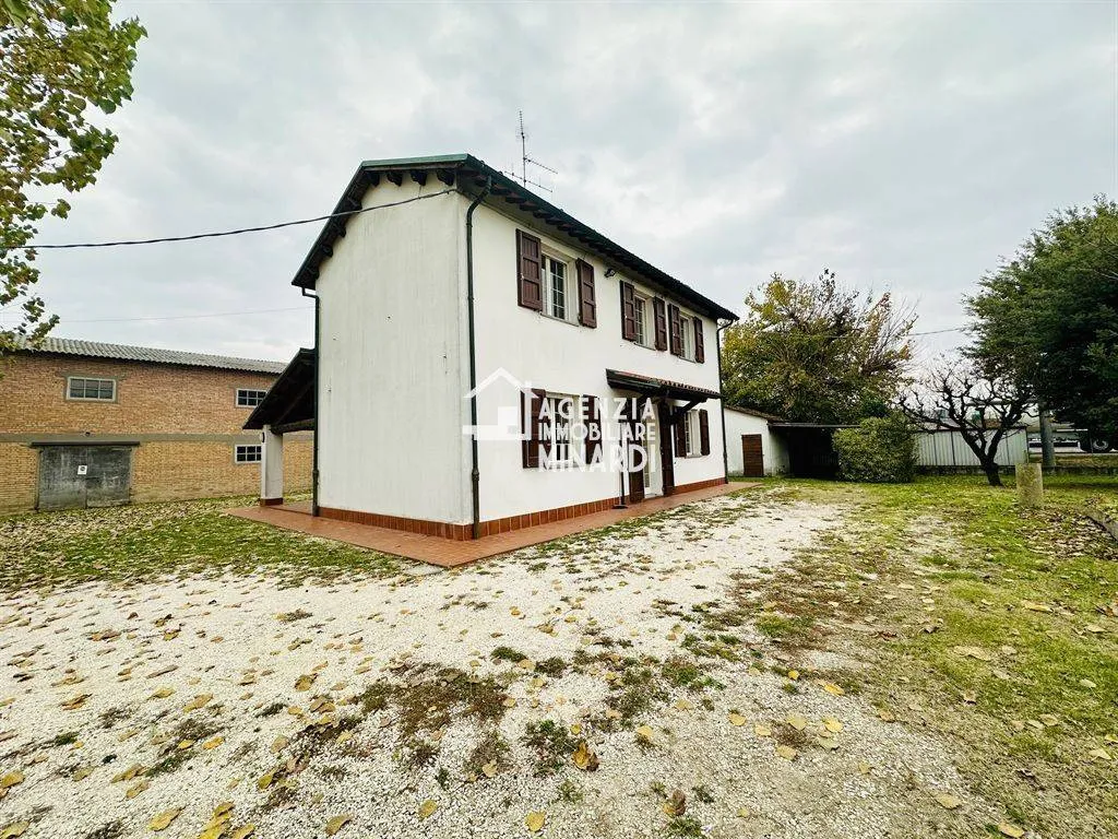 Välivaade - Independent House with Garden in Faenza