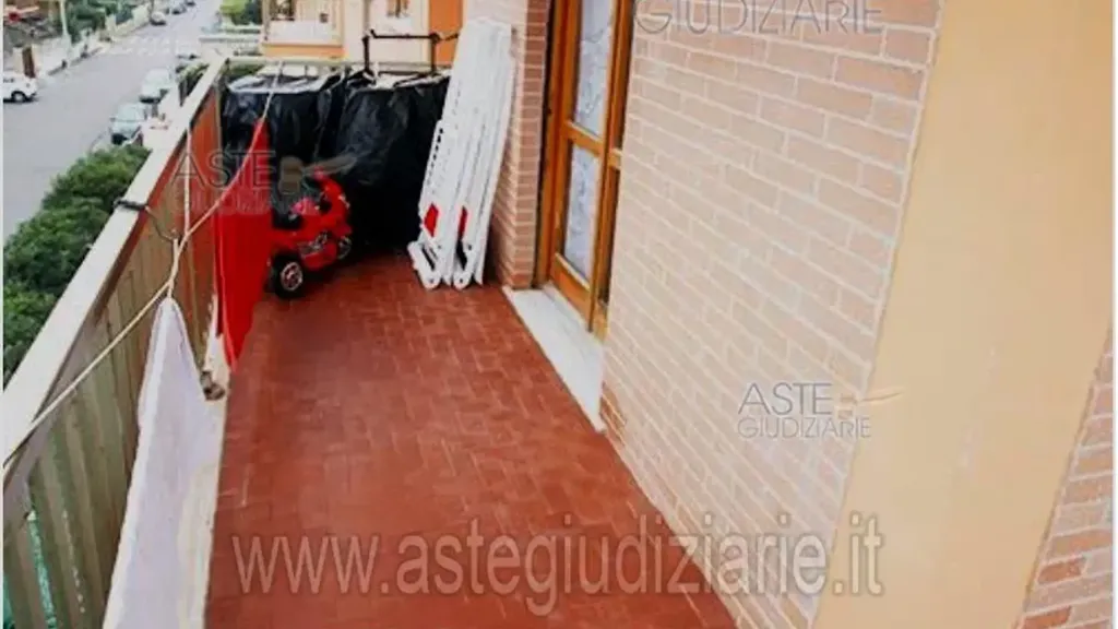 Balcon - Apartment with Balcony in Pomezia