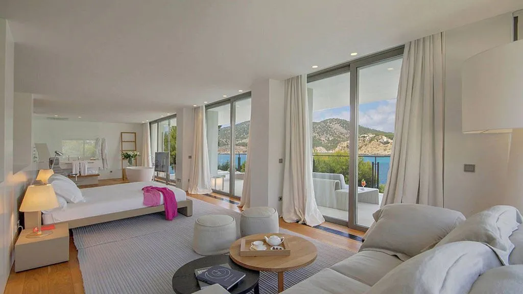 Chambres - Luxury Villa with Sea Views in Camp de Mar