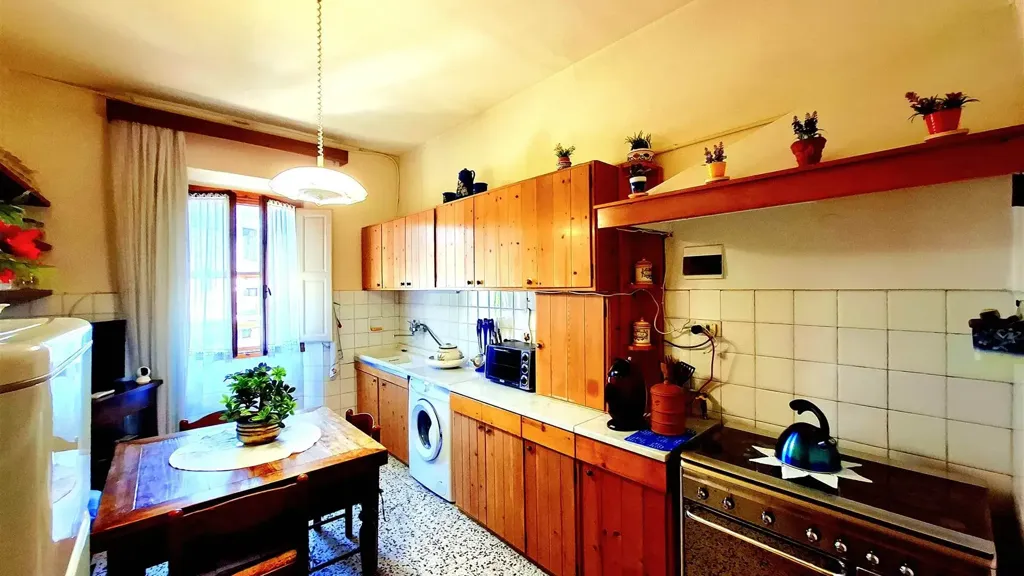 Cuisine - Five-Bedroom Apartment with Terrace in Lastra a Signa