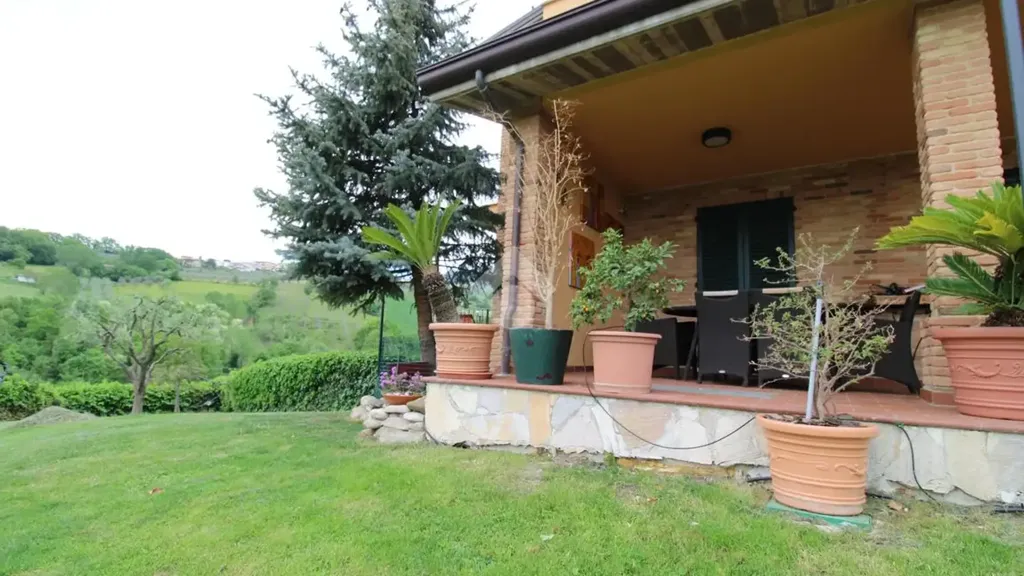 Terrasse - Panoramic Villa with Garden in San Marino