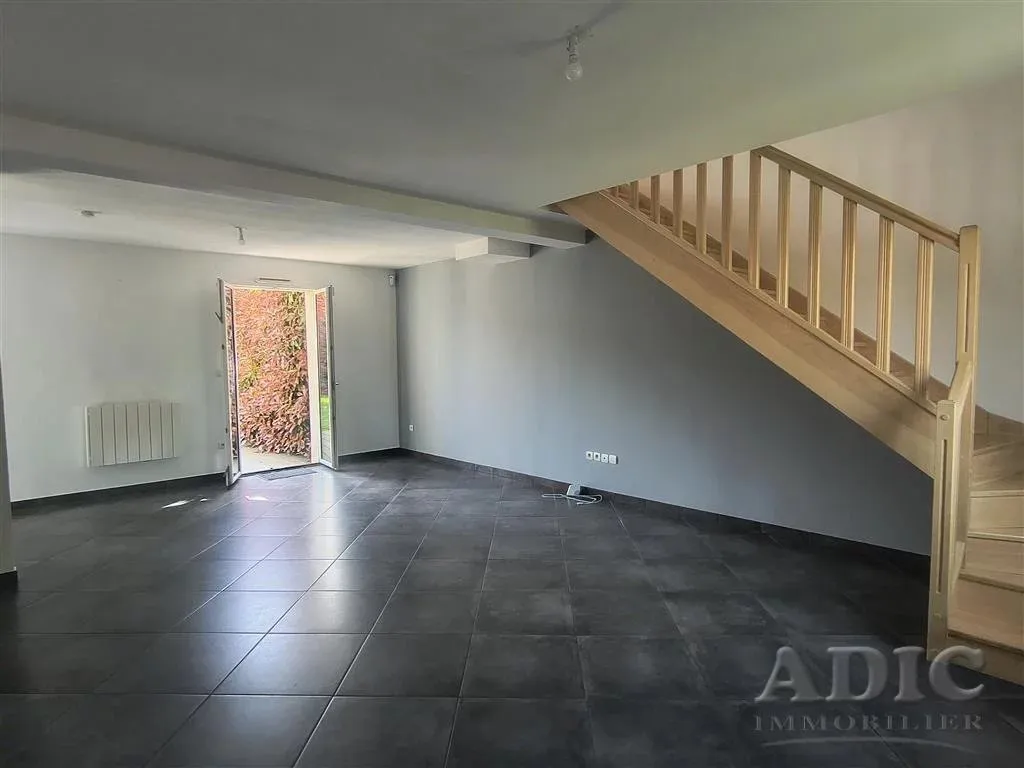 Séjour - Pavillon avec Terrasse dans Quartier Calme
