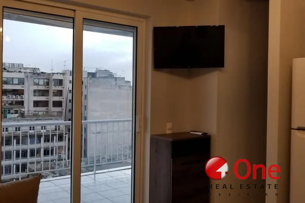 Elutuba - Renovated Penthouse with Balcony in Pireas Centre