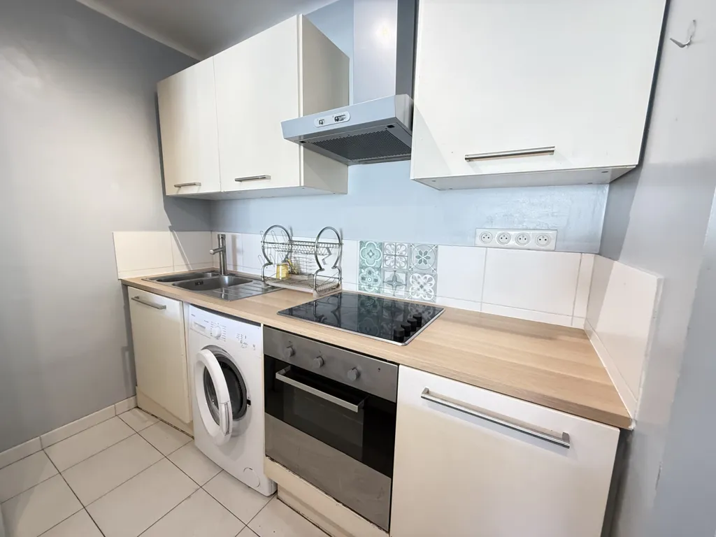 Cuisine - Appartement avec vue dégagée à Montpellier Écusson