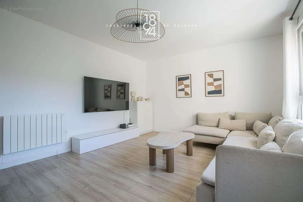 Séjour - Appartement T4 avec Loggias à Marseille 11ème