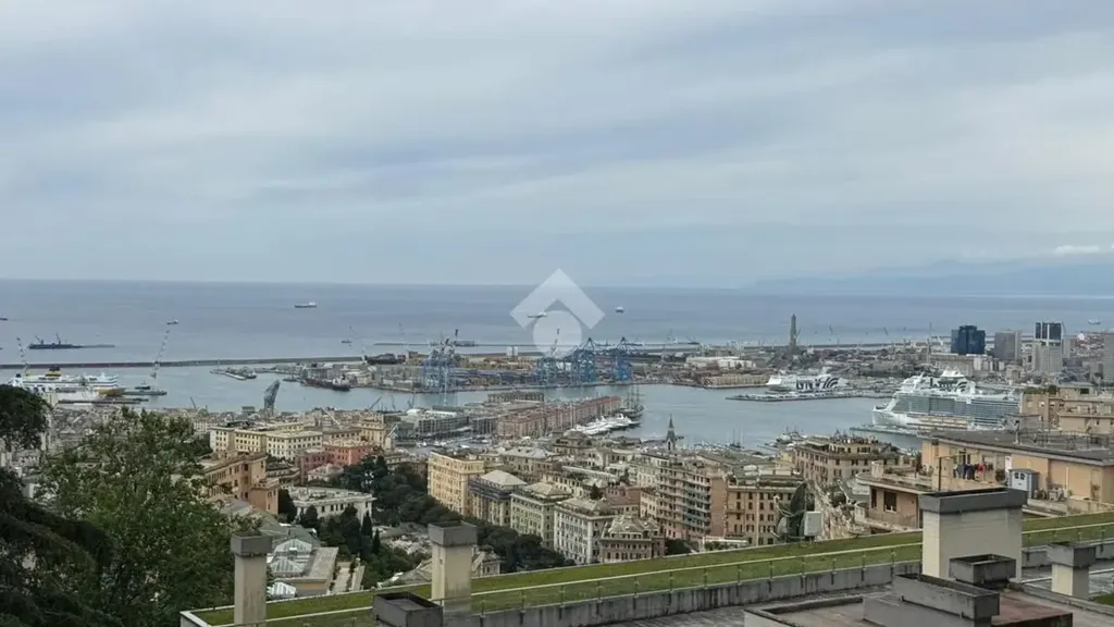 Pièces - Attico with Rooftop Terrace in Genoa
