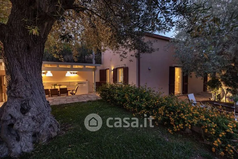 Aed - Villa with Pool in Noto
