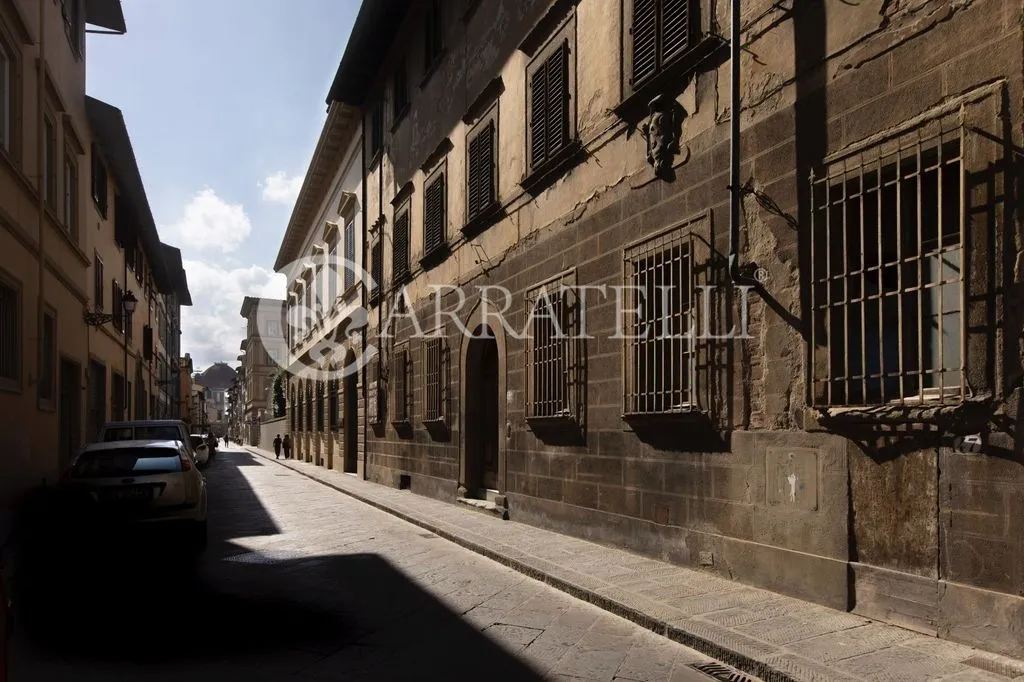 Välivaade - Historic Building with Courtyard in Florence