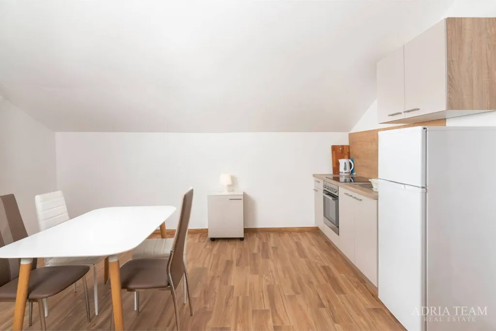 Sala da pranzo - Apartment House with Pool in Posedarje