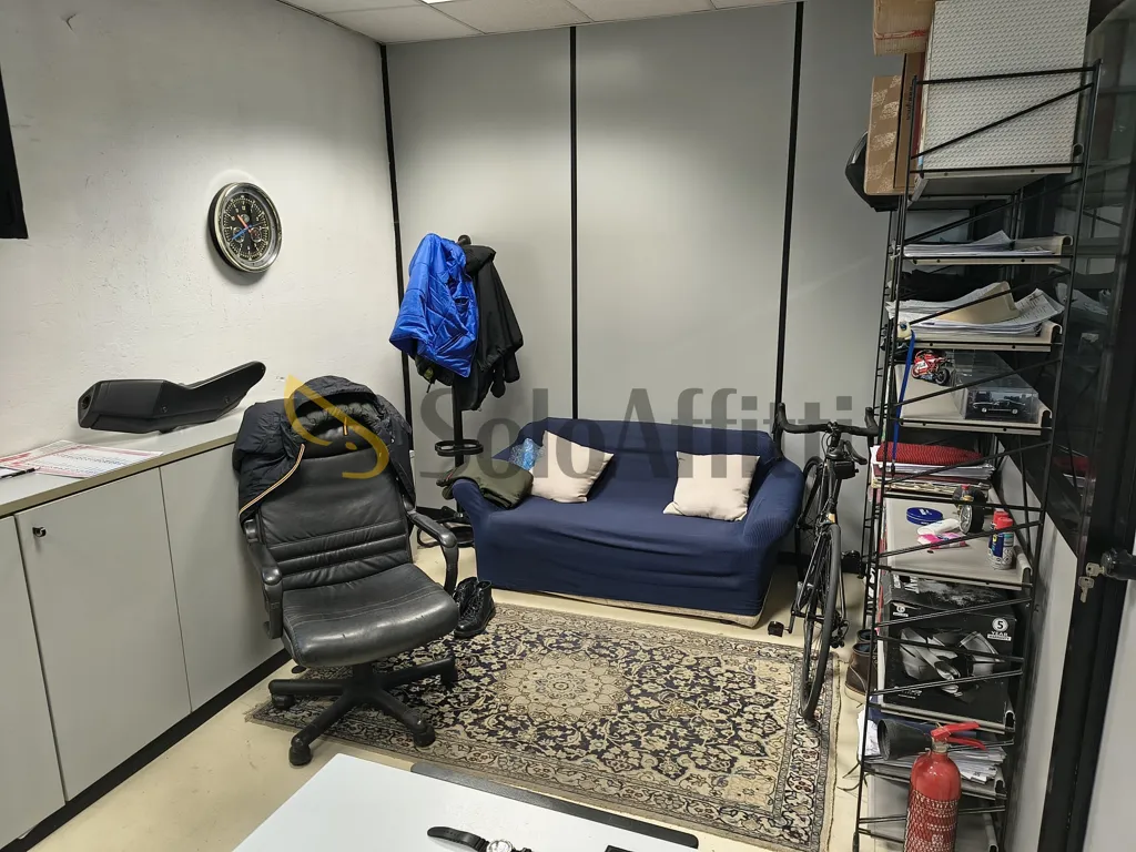 Kabinet - Artisan Warehouse with Parking in Central Sassuolo