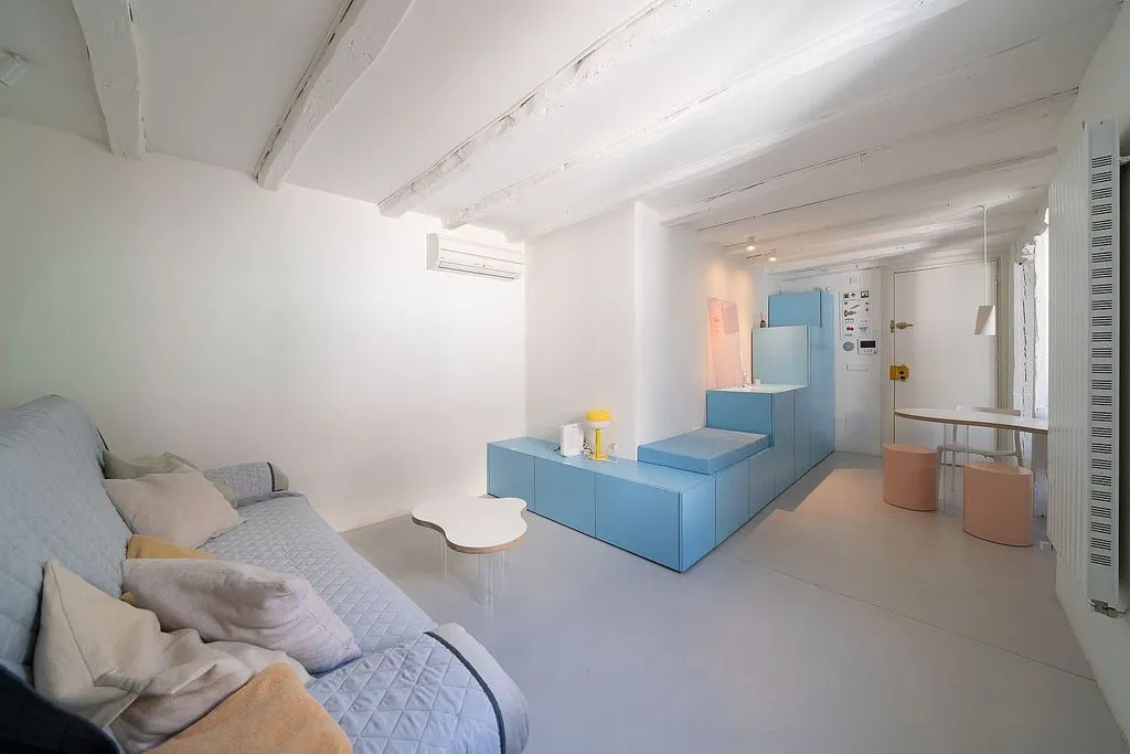 Living Room - Furnished Flat with Historic Charm in Madrid