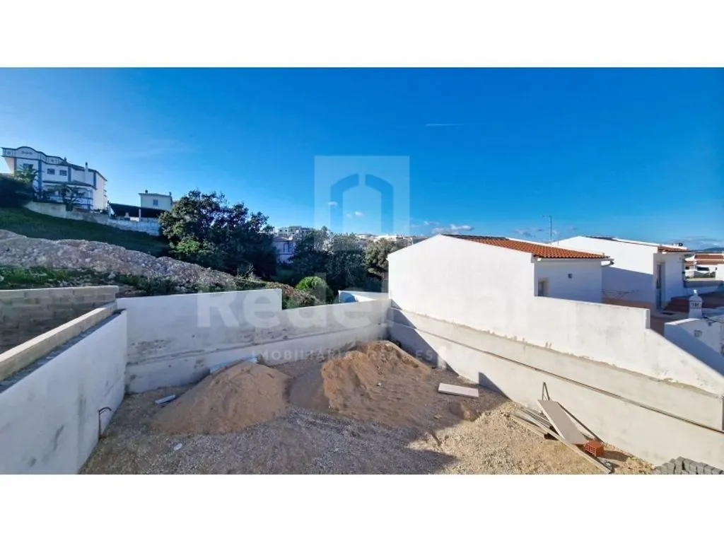 Aed - Luxury Semi-Detached House with Solar Panels in Algoz
