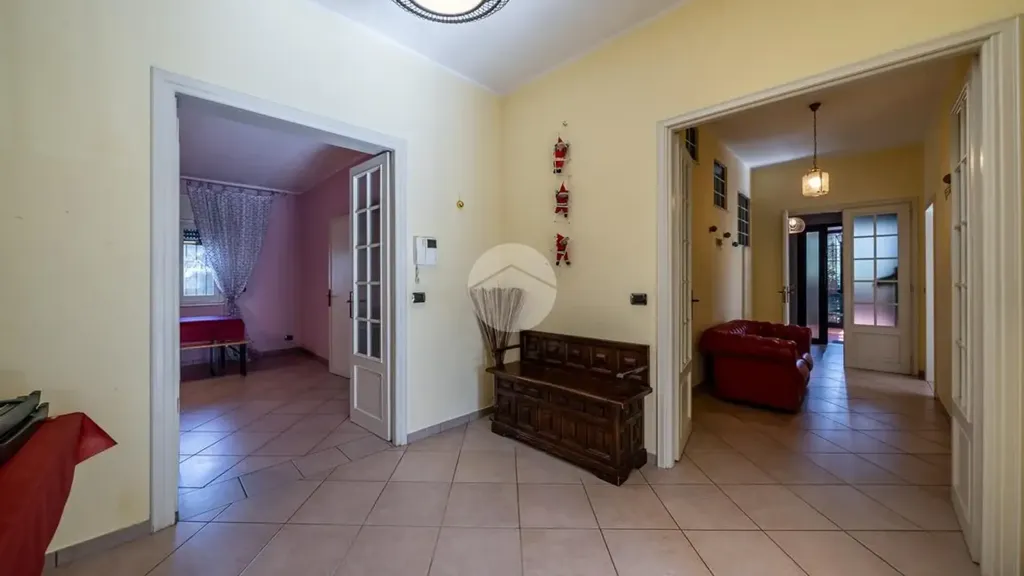 Esik - Villa with Pool near Parma
