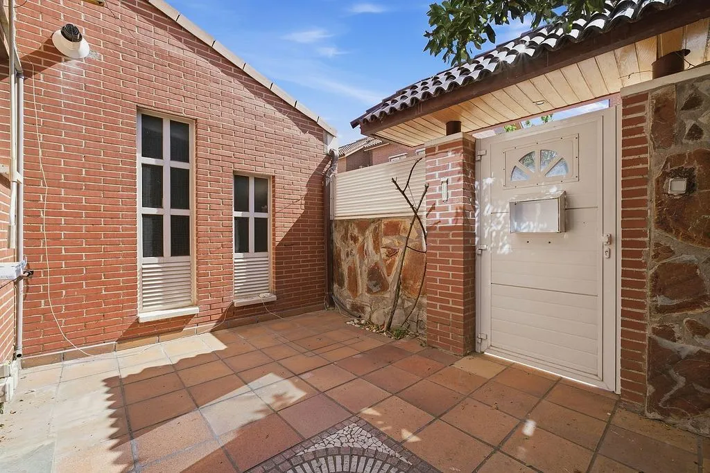 Aed - Terraced House with Pool in Rivas Centre