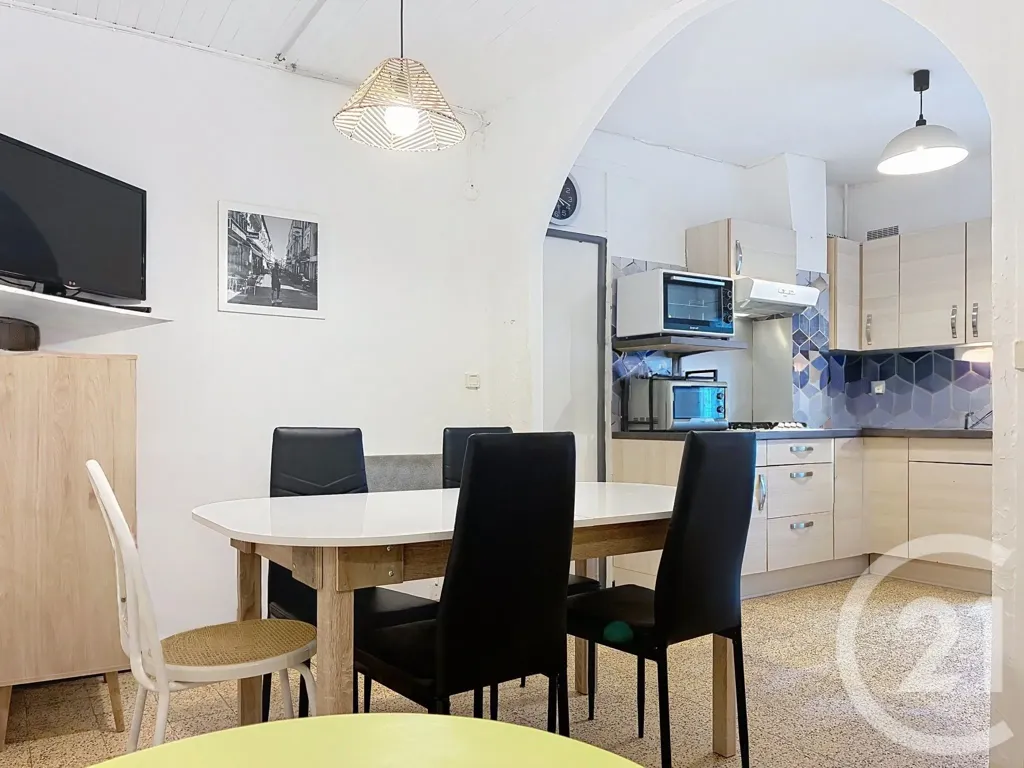 Salle à manger - Appartement Meublé 2 Pièces, Quartier Gare Théâtre à Sète