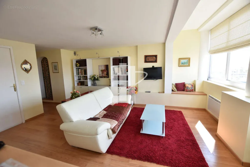 Soggiorno - Apartment with Sea View in Saint-Raphaël