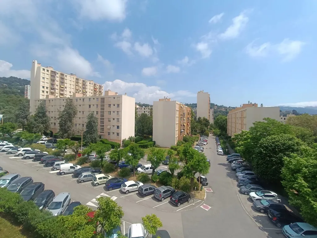 Rõdu - Apartment with Balcony in Nice, Le Ray